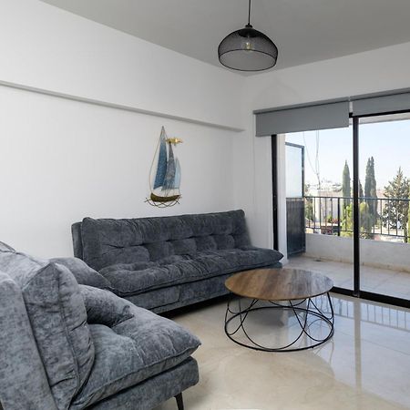 Ollies 3 Bedroom Apartment Larnaca Exterior photo