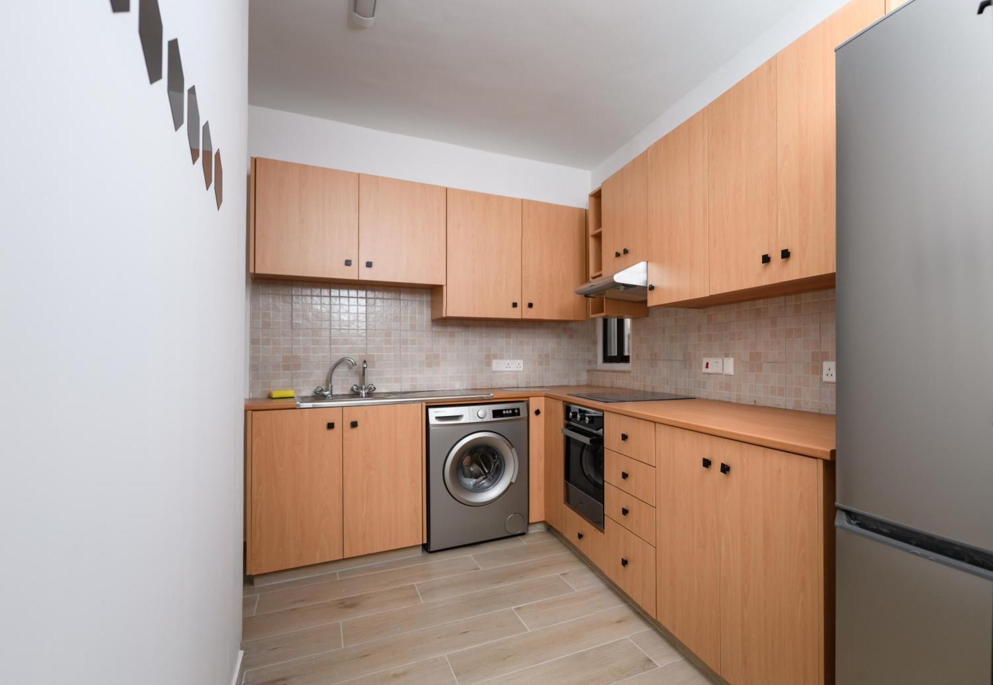 Ollies 3 Bedroom Apartment Larnaca Exterior photo