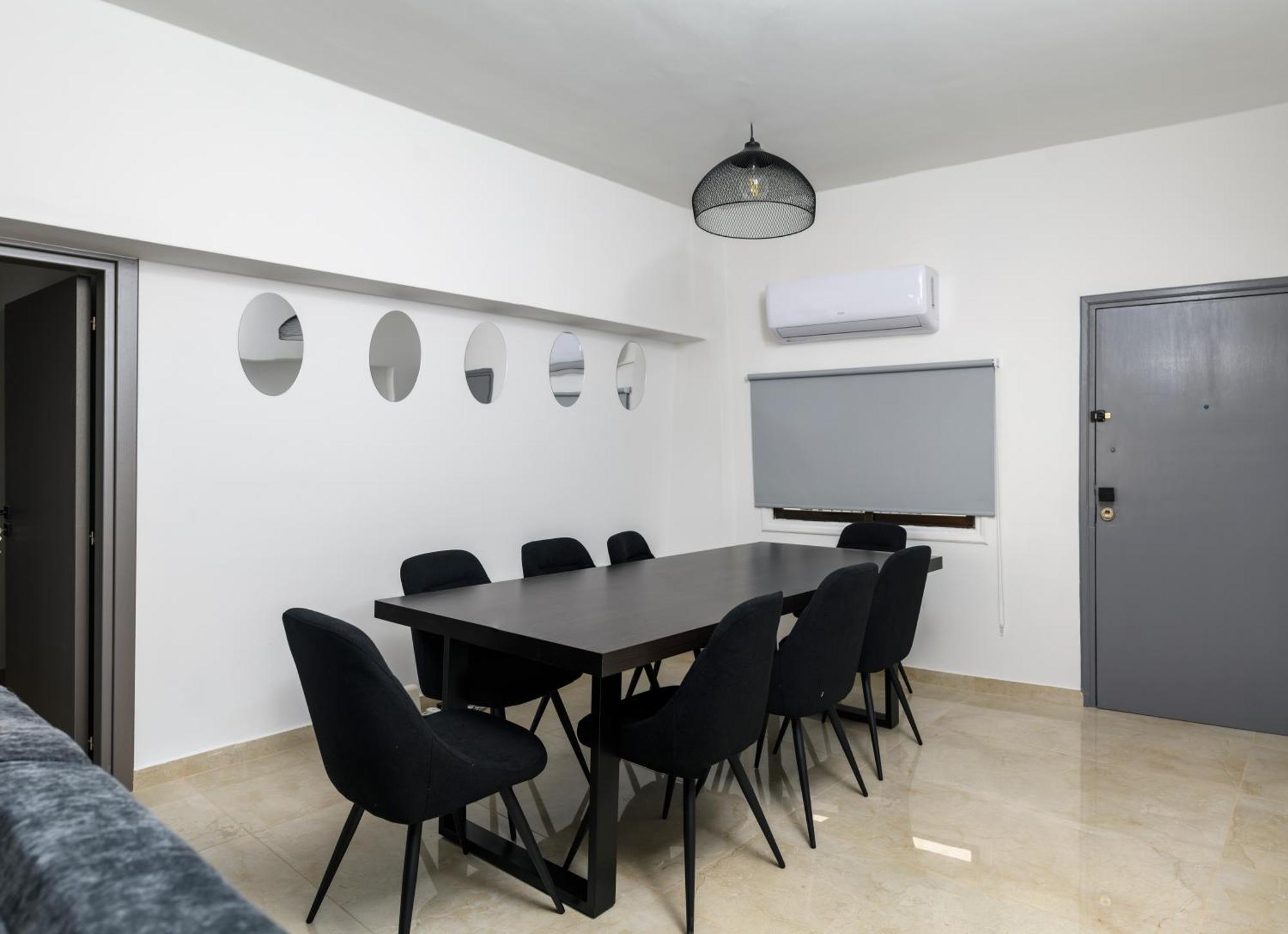 Ollies 3 Bedroom Apartment Larnaca Exterior photo